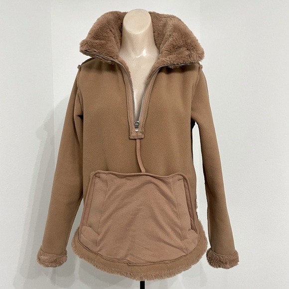 Abercrombie & Fitch Faux Fur and Fleece quarter-zip jacket / camel tan color - Picture 8 of 9